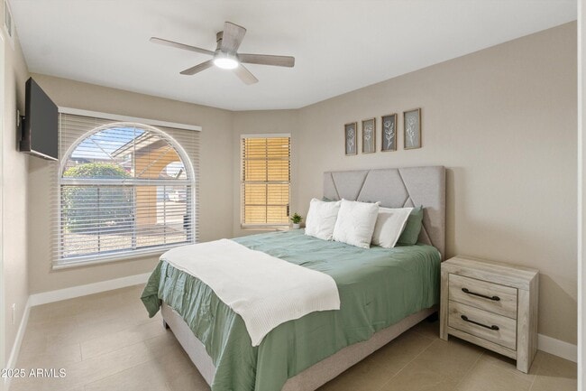 Building Photo - 2735 N Diego Cir