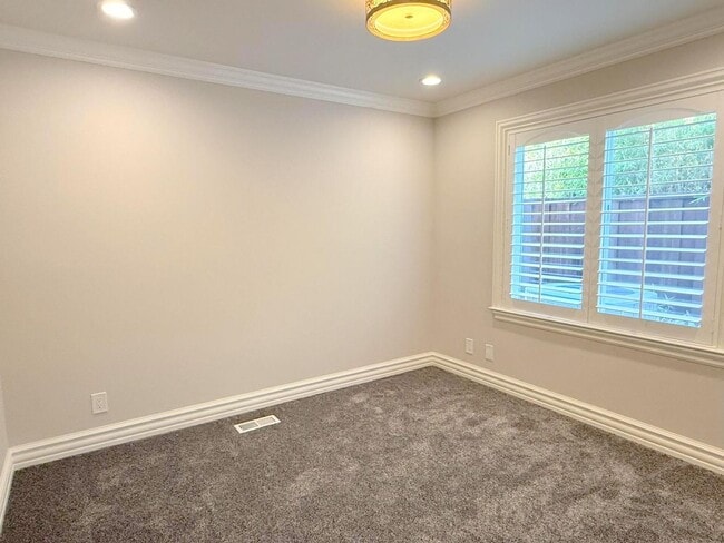 Building Photo - Highly upgraded ! Two Story Home With Prim...