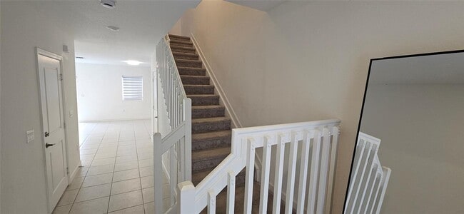 Building Photo - 5010 SW 37th St