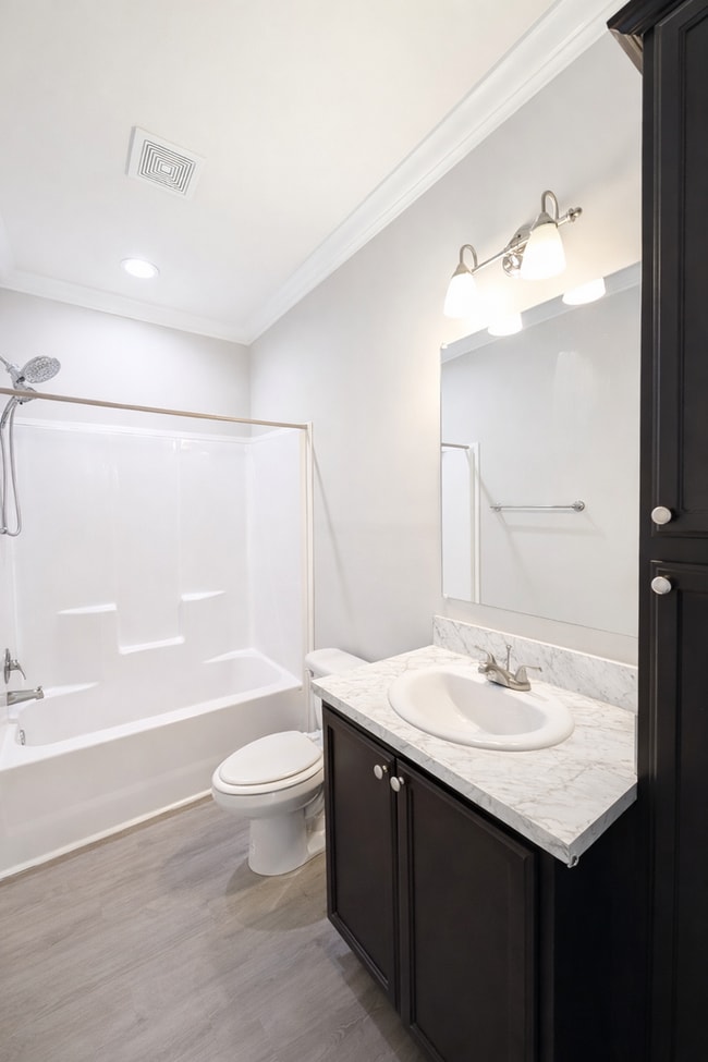 Building Photo - Weaverville Rental!