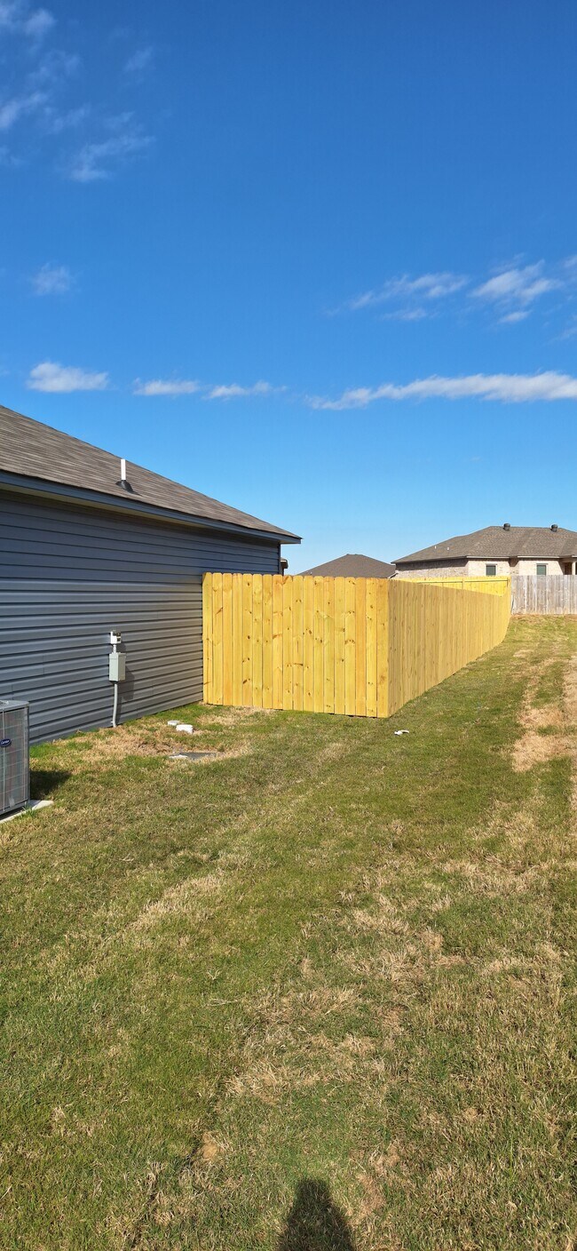 Building Photo - 38 10 Point Ln