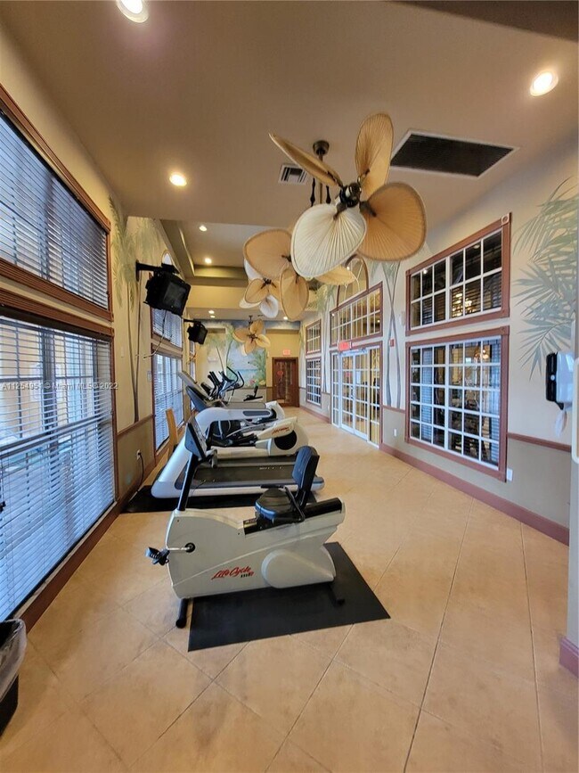 Building Photo - 400 Scotia Dr