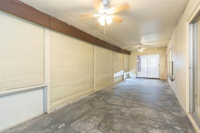 Building Photo - 8253 Redfield Dr