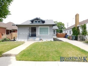 Building Photo - 657 Warnock Ave