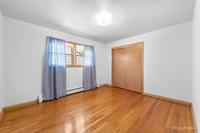 Building Photo - 2424 N 77th Ct