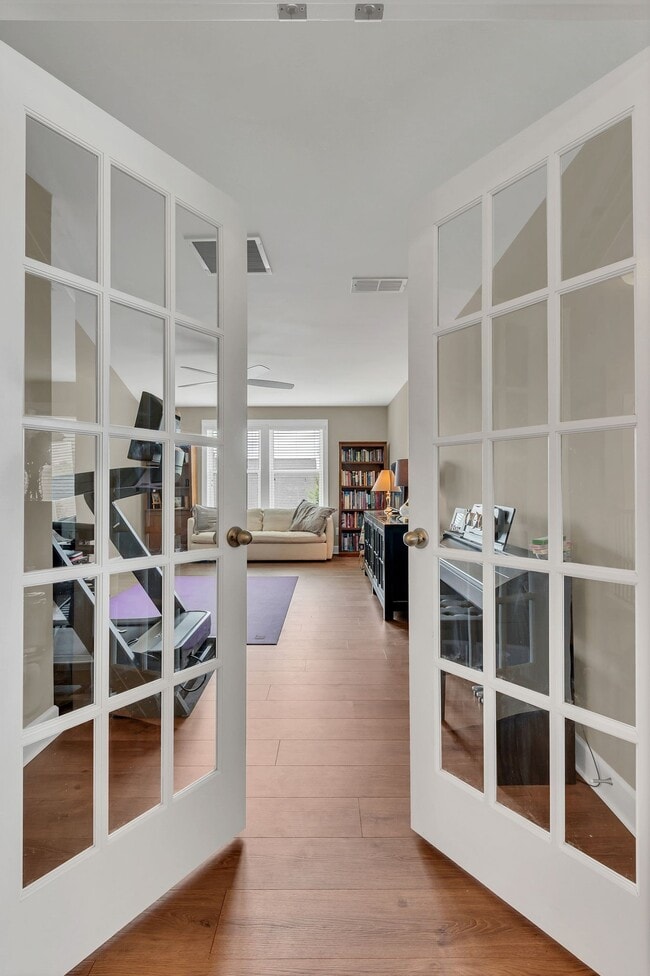 Building Photo - 1060 Harvey Springs Dr