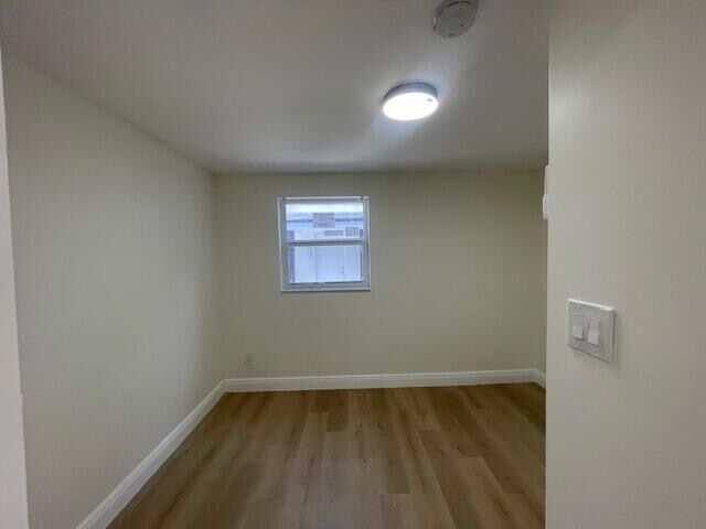 Building Photo - 302 N Tamarind Ave