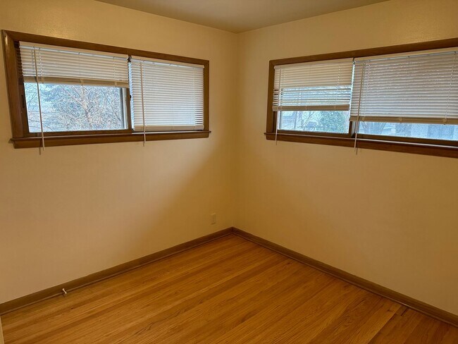 Building Photo - 4707 W Wells St