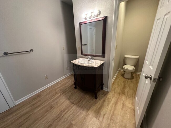 Building Photo - 307 SW 15 St, Blue Springs MO 64014/ 2 bed...