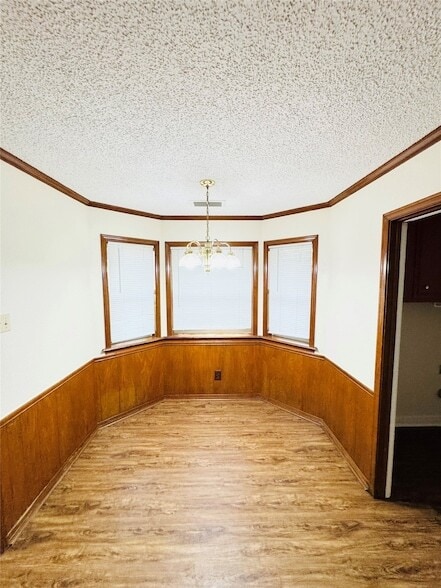 Building Photo - 107 Sunview St