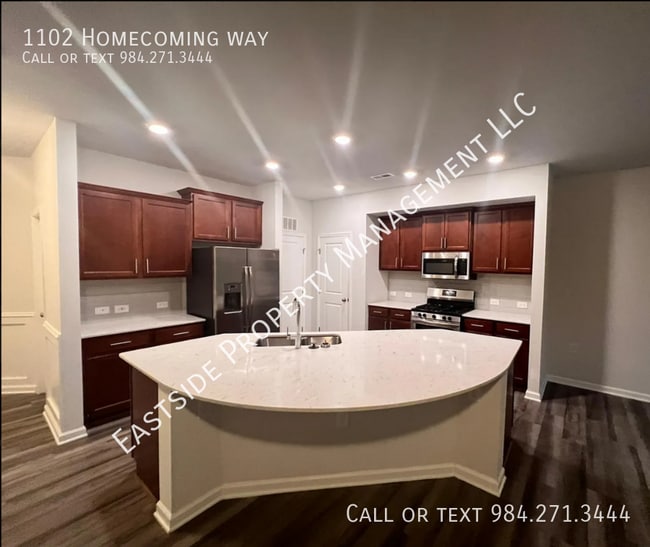 Building Photo - 1102 Homecoming Wy
