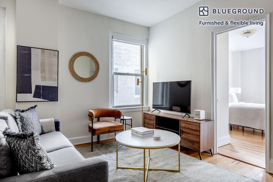 Building Photo - 952 5th Ave