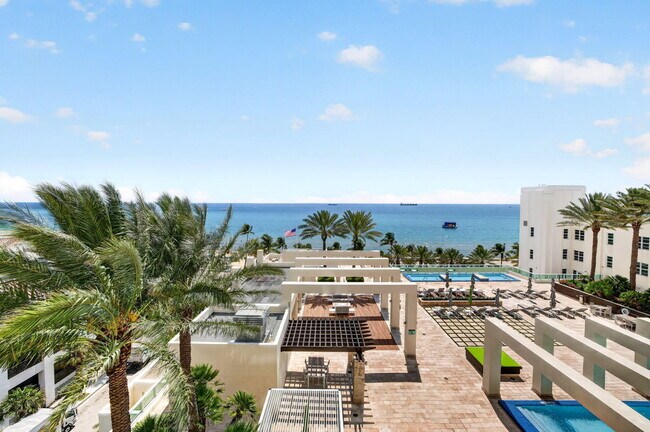 Building Photo - 101 S Fort Lauderdale Beach Blvd