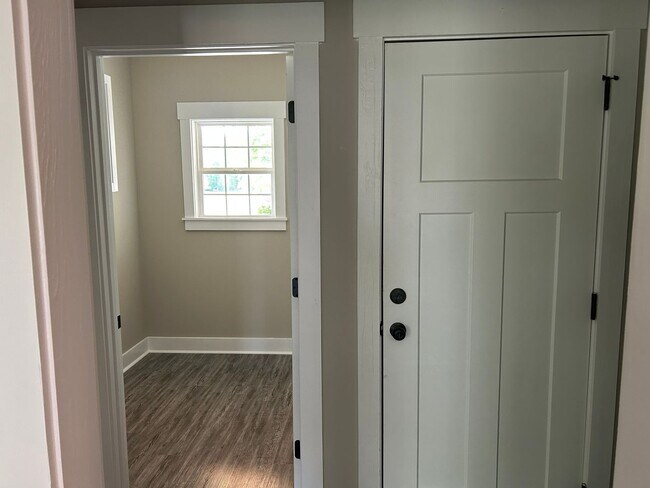 Building Photo - Stunning 3 bedroom 2.5 Bath Home for Rent - Built 2024