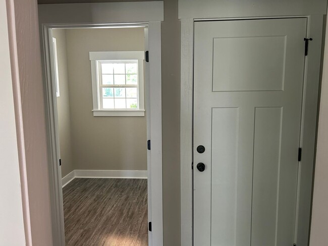 Building Photo - Stunning New Build 3 bedroom 2.5 Bath Home...