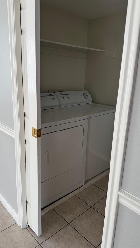 Building Photo - 365 E 760 N