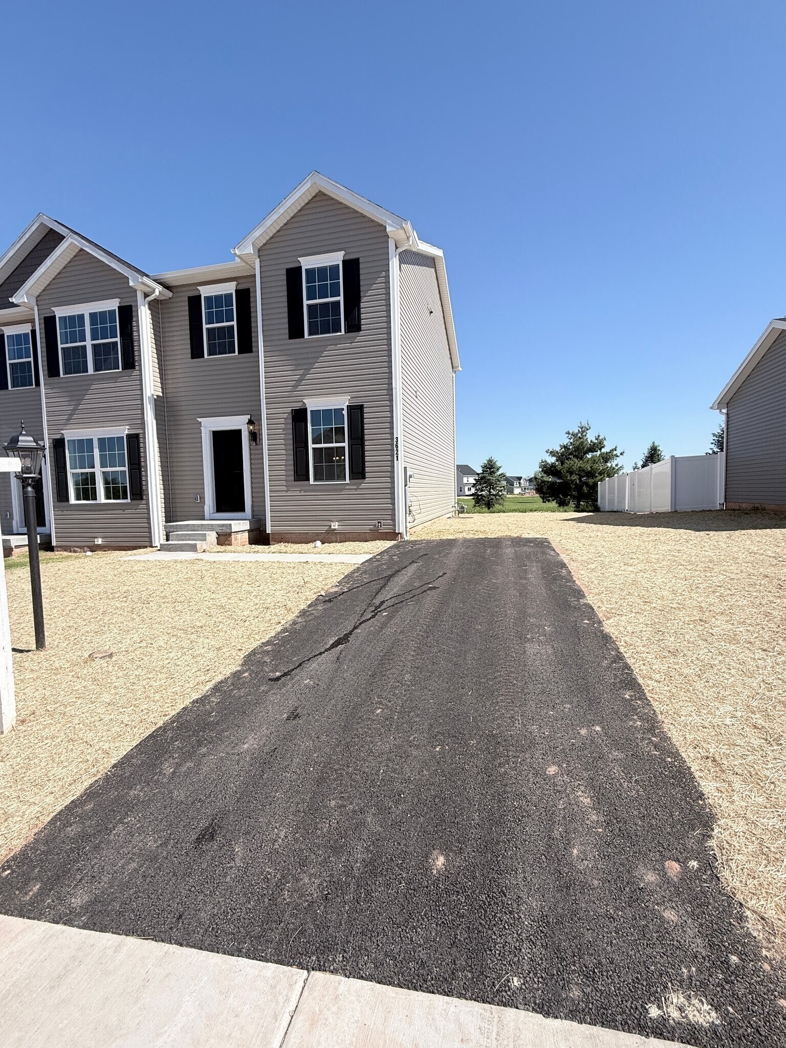 Building Photo - 3621 Fieldstone Dr