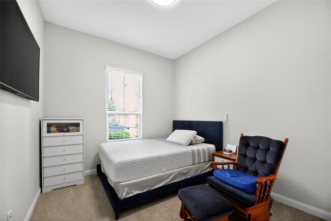 Building Photo - 912 Elenora Dr