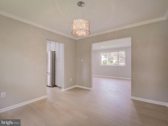 Building Photo - 6812 Landor Ln