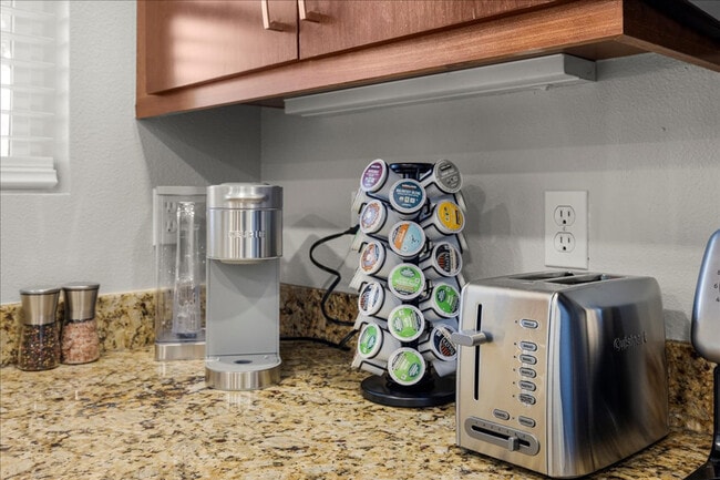 Building Photo - 502 S 15th St