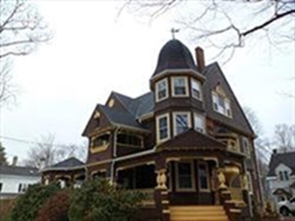 Building Photo - 104 S Main St