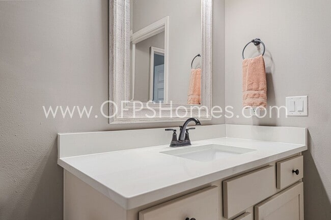 Building Photo - 4bed Fort Walton Beach Home