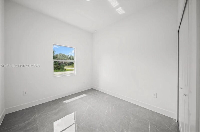 Building Photo - 134 Fox Ave