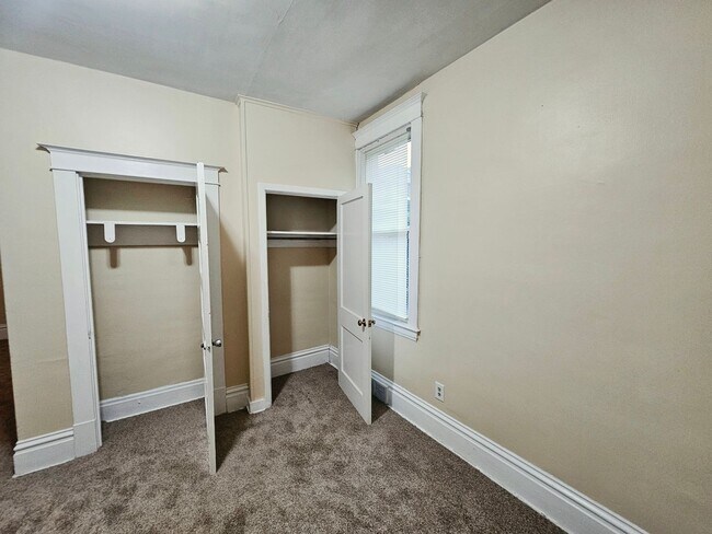 Building Photo - 1285 Clairhaven St