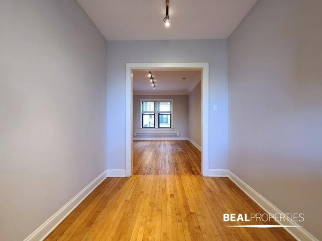 Building Photo - 0 bedroom in CHICAGO IL 60647