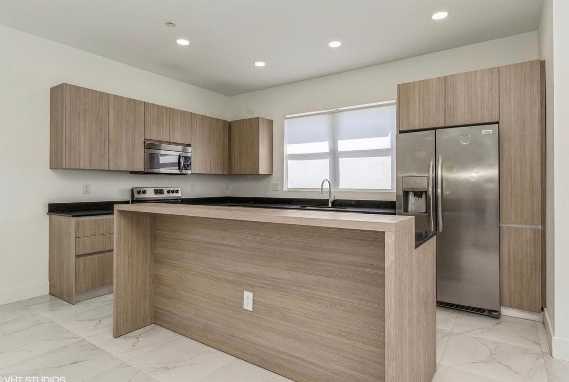 Building Photo - 6151 SW 36th Ct