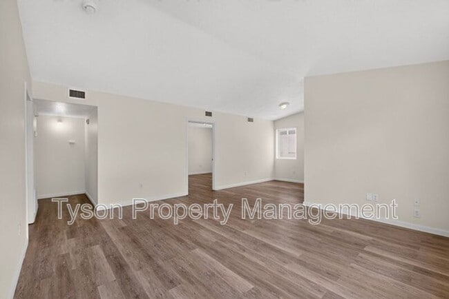 Building Photo - 328 Escena Pl SE