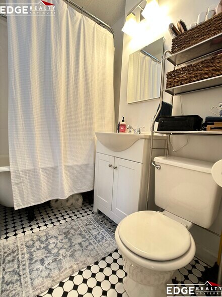 Building Photo - 120 Brainerd Rd