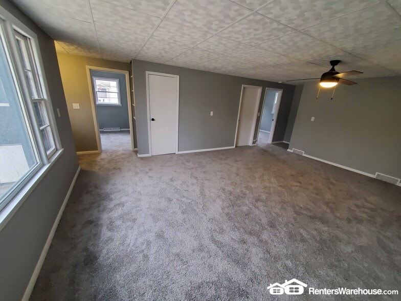 Building Photo - 111 Douglas Ave W