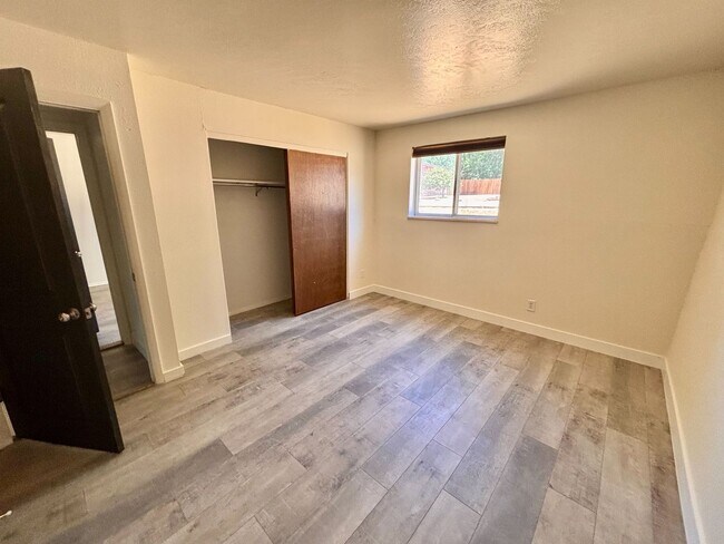 Building Photo - Spacious 4-Bedroom Home in Central Colorado Springs