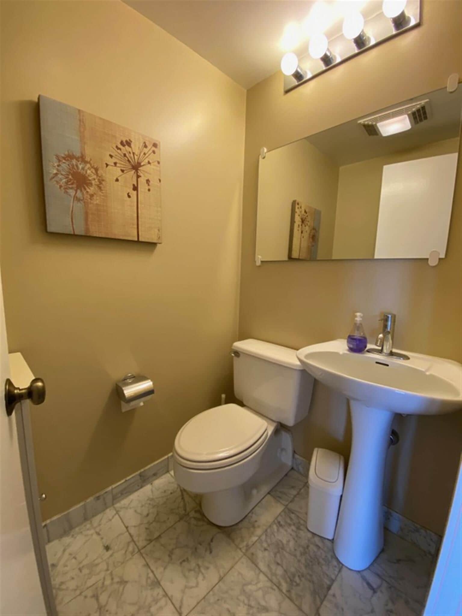 Building Photo - 931 Massachusetts Ave