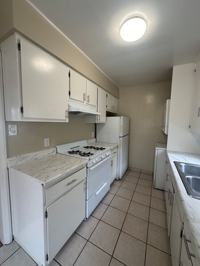 Building Photo - 12305OC