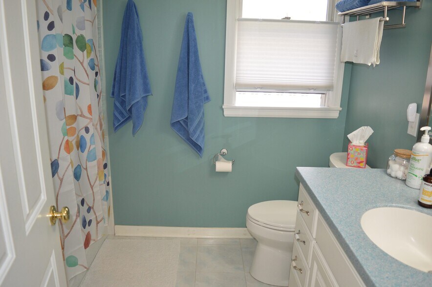 Building Photo - 7002 Hubbard Ave