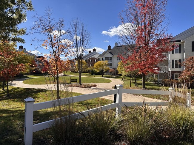 Building Photo - 1078 W Summerfield Gln Cir
