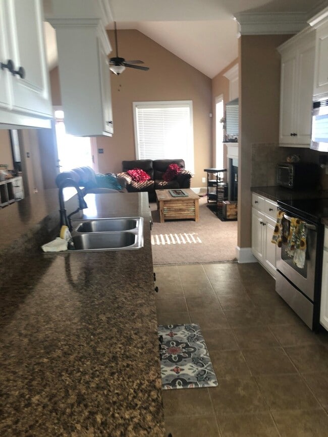 Building Photo - 3701 Ashford Dr NW