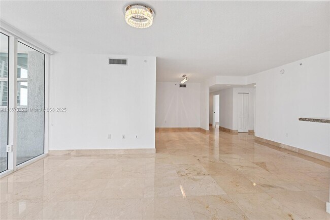 Building Photo - 1250 S Miami Ave