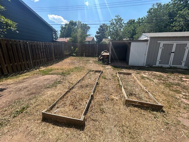 Building Photo - 1618 Querida Dr
