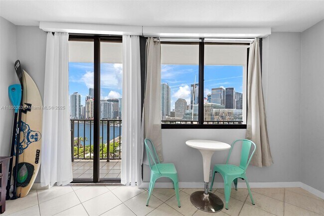 Building Photo - 520 Brickell Key Dr