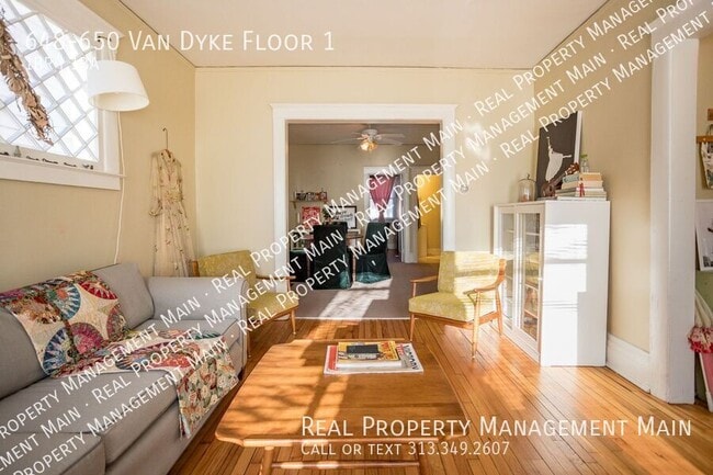 Building Photo - 648-650 Van Dyke Floor 1-