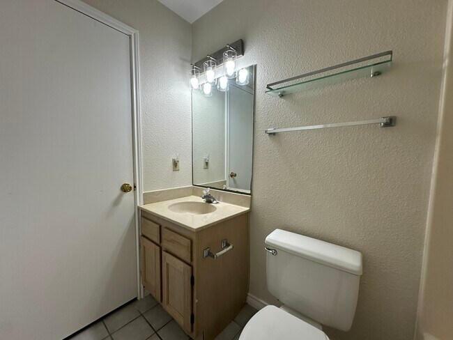 Building Photo - 15357 Yardarm Ct