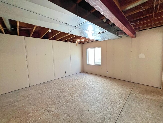 Building Photo - 2645 E 110th Ct
