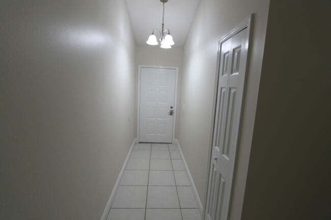 Building Photo - Charming 3 Bedroom, 2 Bathroom Home in Win...