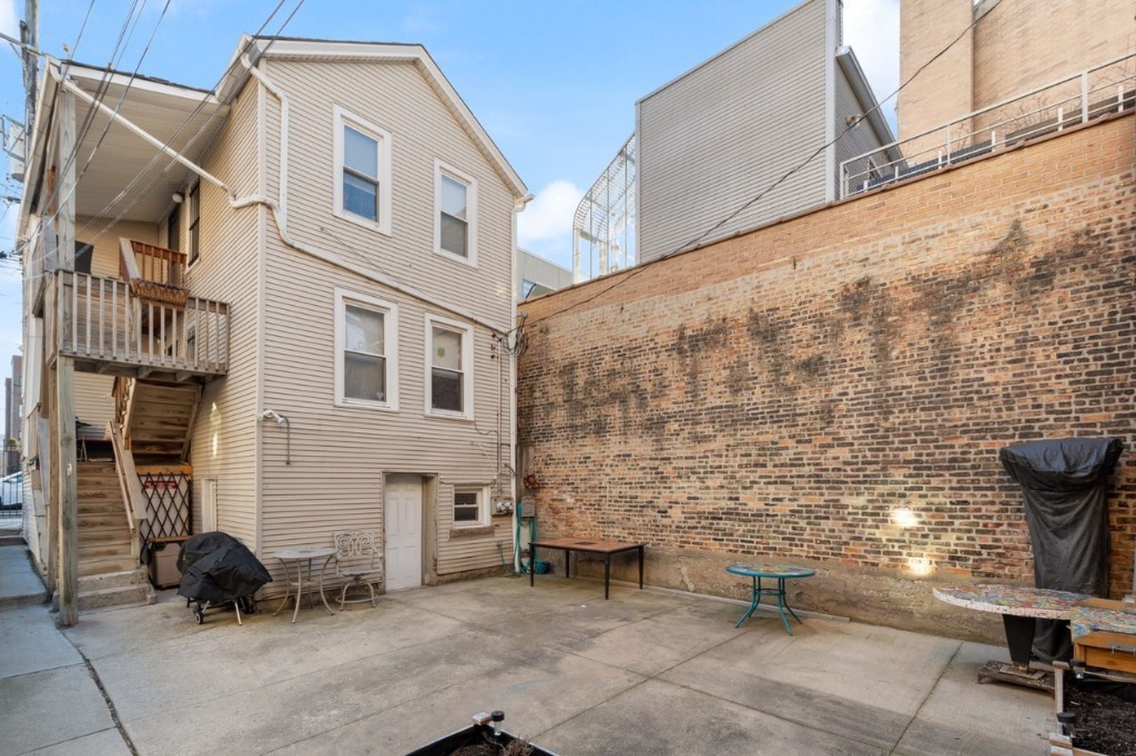 Building Photo - 1313 W Ohio St