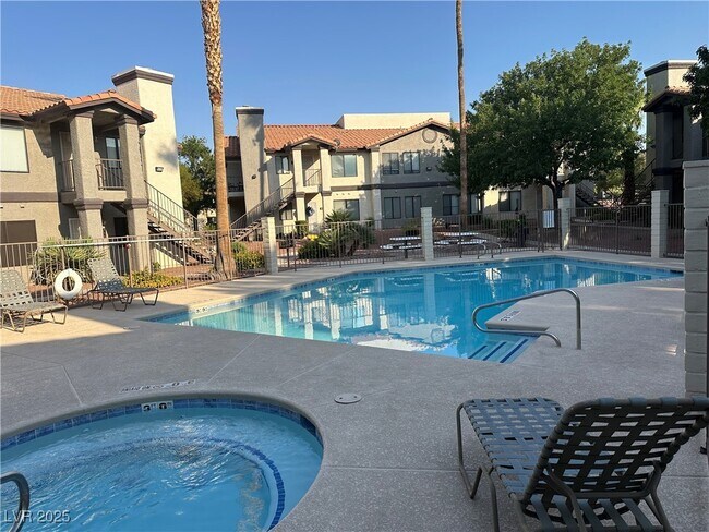 Building Photo - 1575 W Warm Springs Rd