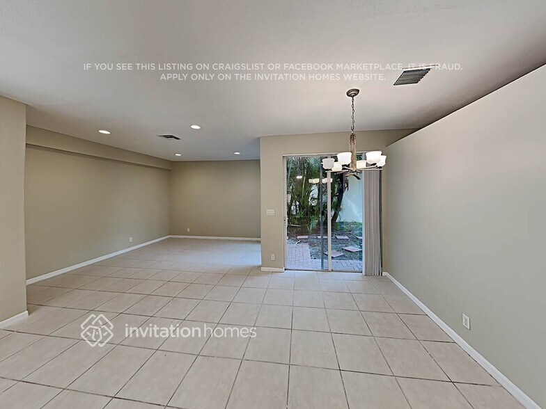 Building Photo - 5821 NW 122nd Way