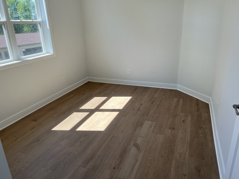 Building Photo - 502 Leavens Ave